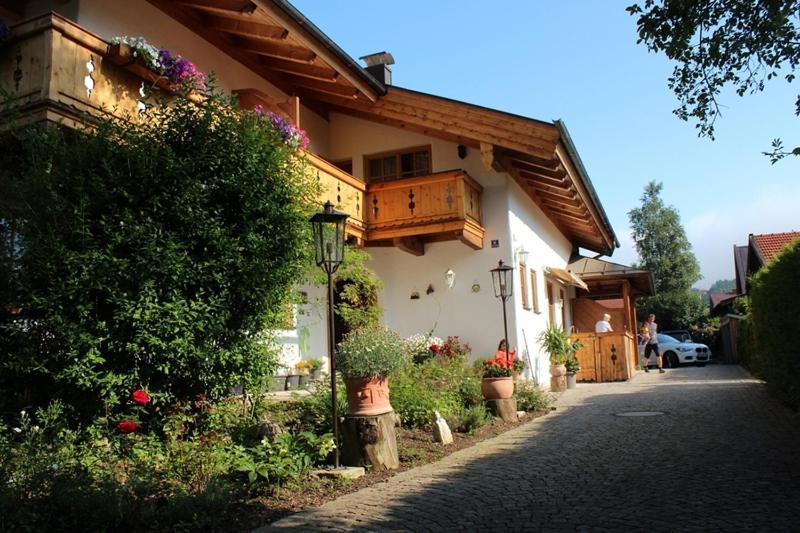 Appartementhaus Schirsner - Direkt Am See & Am Kurpark Schliersee Luaran gambar